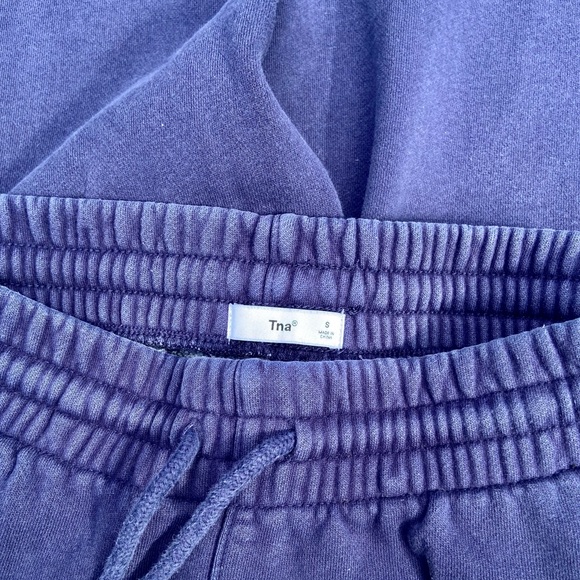 TNA Cozy Fleece Boyfriend Sweatpants - Picture 2 of 4